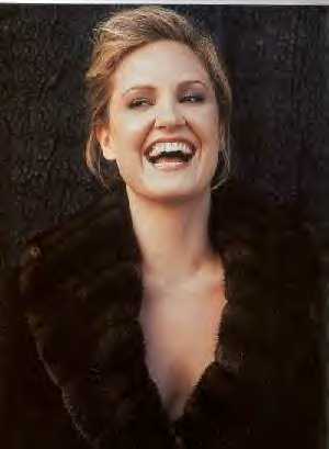 Sherry Stringfield-Cute belly button!